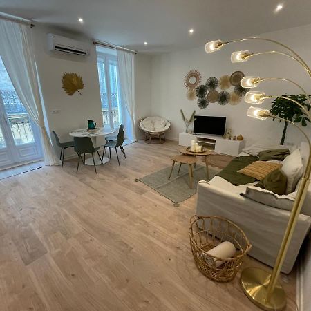 Superbe T3 en plein Centre Ville rénové avec goût! Béziers Esterno foto